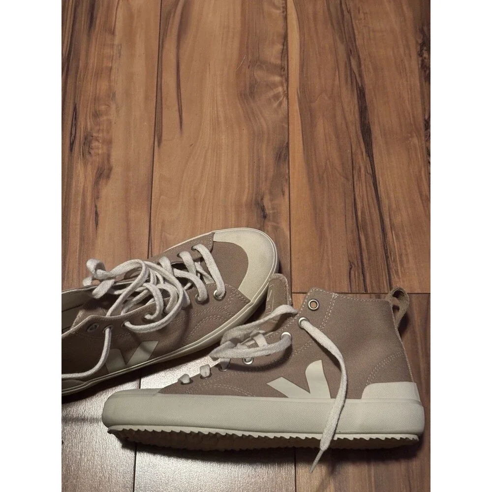 Veja size sneakers